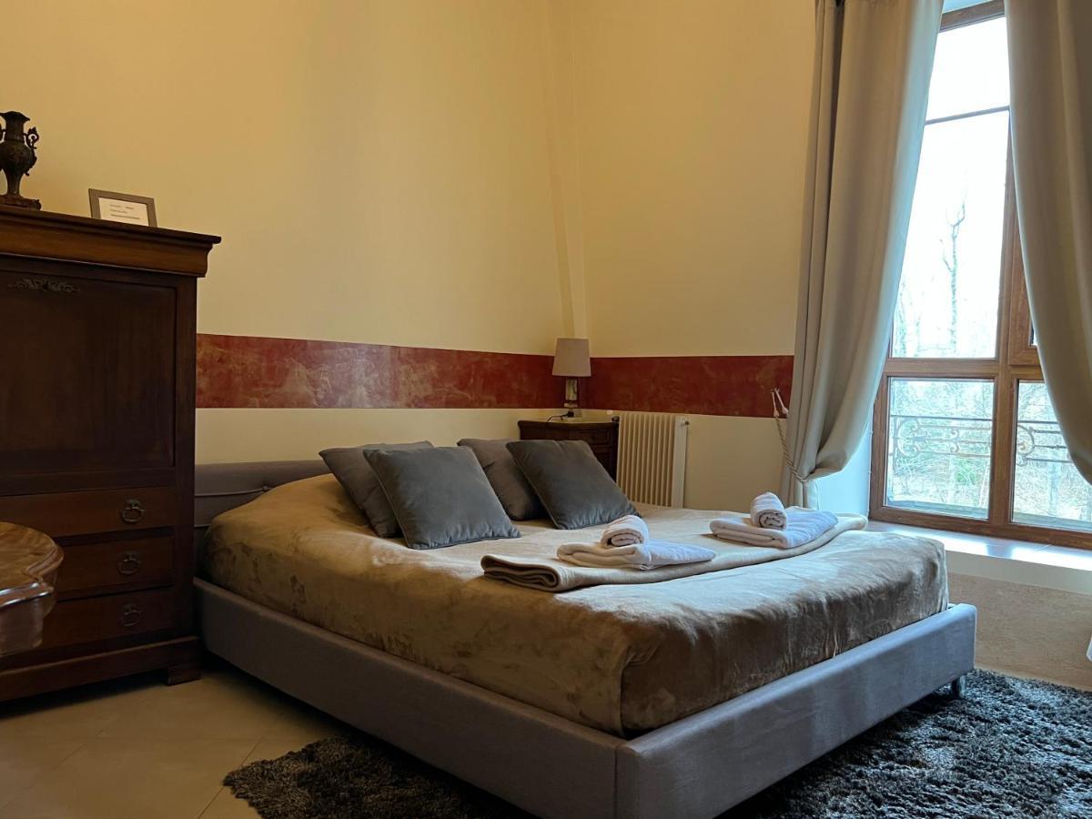 Chateau De Crenille Chaumes-en-Brie Экстерьер фото