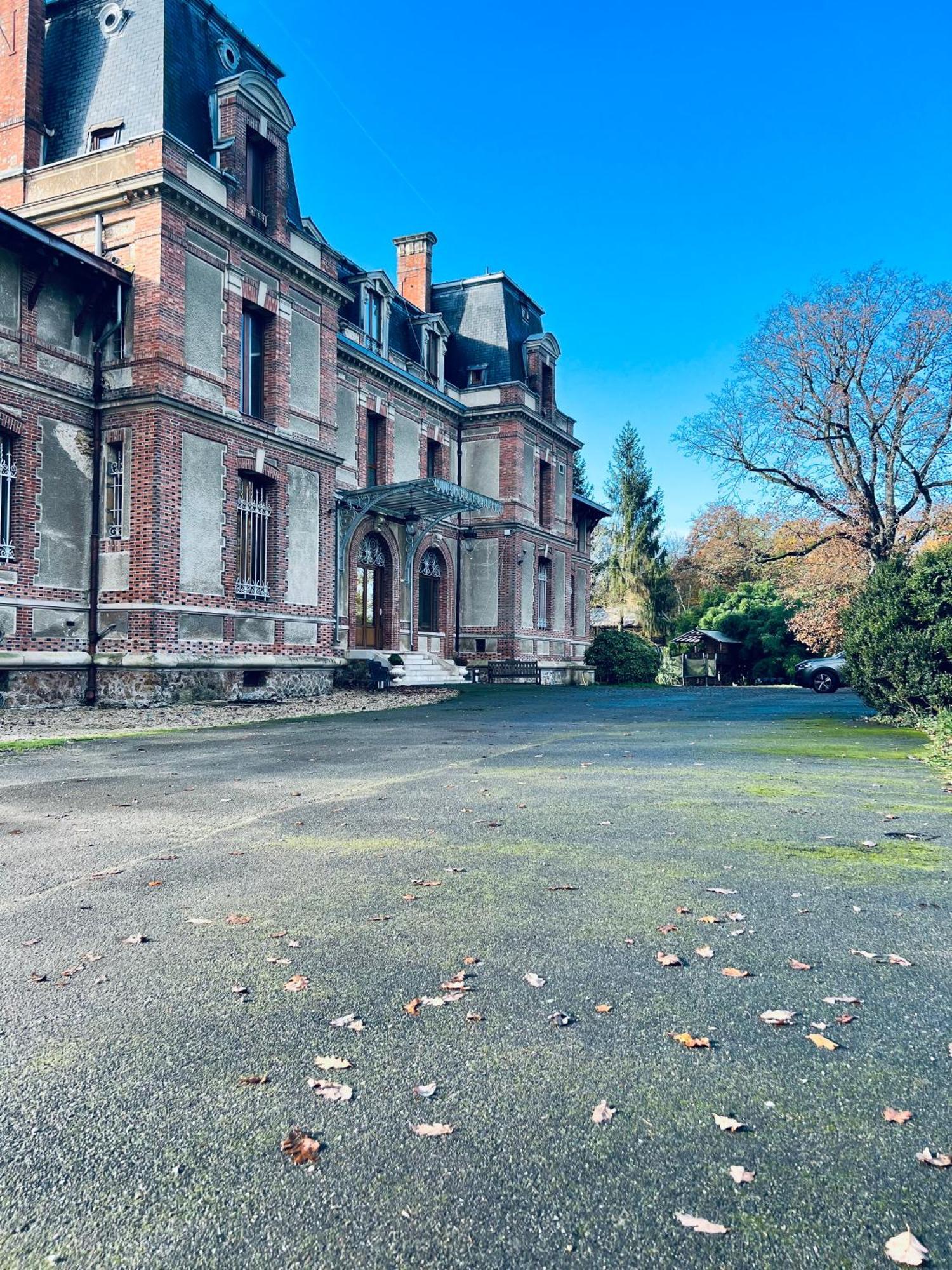 Chateau De Crenille Chaumes-en-Brie Экстерьер фото
